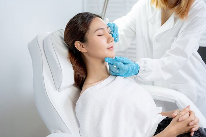 Patient starting treatment after deciding between Juvelook vs Sculptra